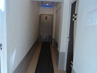 Hotel Royal Palace Malad Bagian luar foto